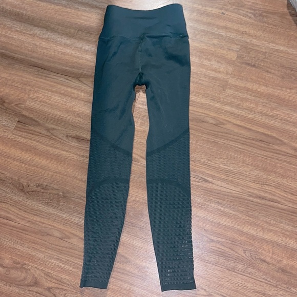 Fabletics leggings - Picture 2 of 2